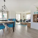 Tapuit 8-1 By Interhome Feriepark 4*